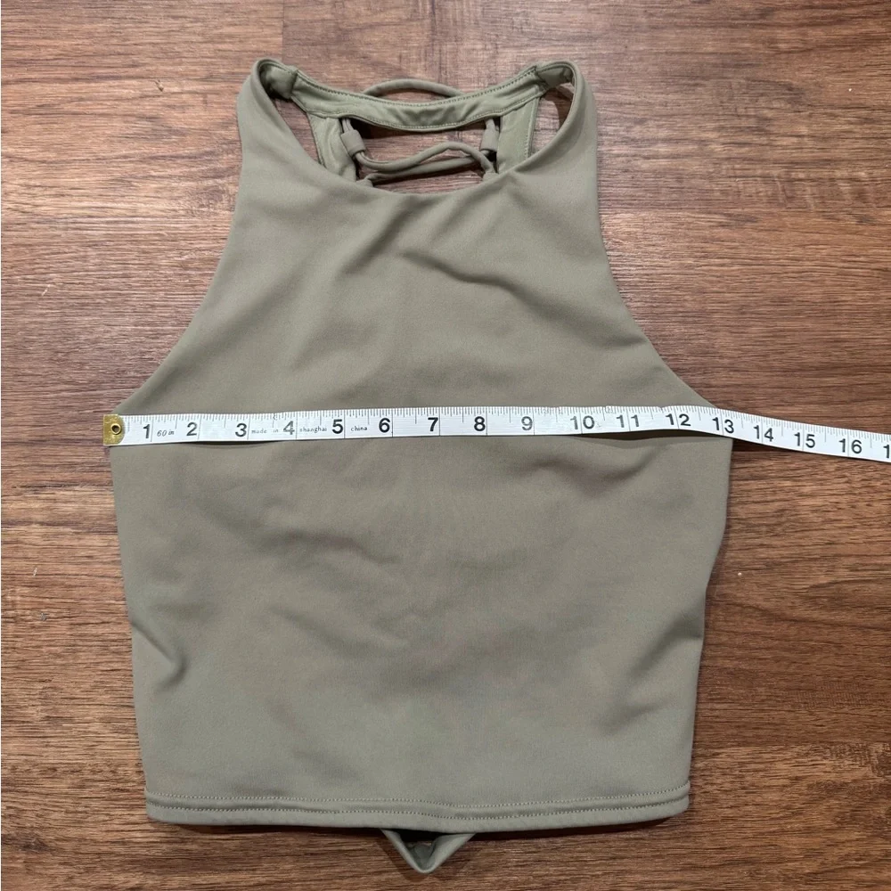 alo yoga movement sports bra size M